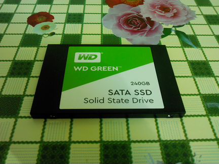 Новый накопитель SSD WD Green 240 Гб