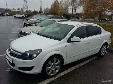 Opel Astra 1.8 МТ, 2010, седан