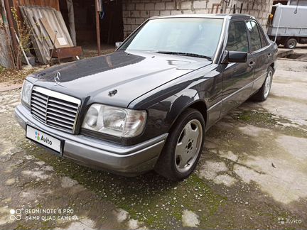 Mercedes-Benz W124 4.2 AT, 1993, битый, 178 953 км