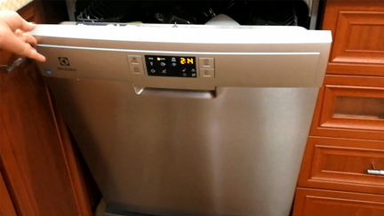 Посудомоечная машина Electrolux 13 комп-ов 6 месяц