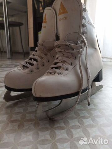 Коньки фигурные женские 37- 38 размер