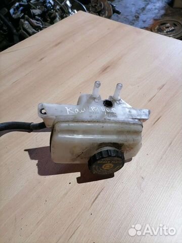 Бачок главного тормозного цилиндра Тойота Камри 40