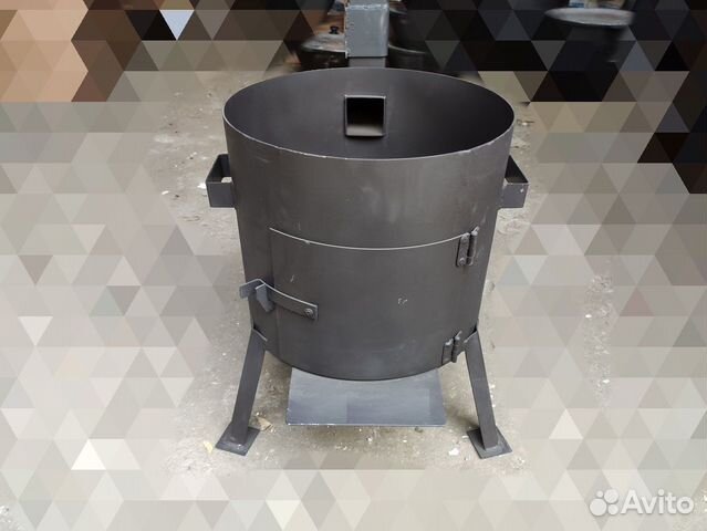 Печь под казан с трубой и дверцей
