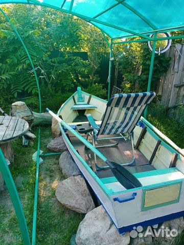 Лодка - инсталяция для сада