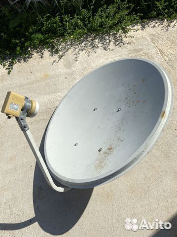 Спутниковая тарелка НТВ Плюс, Триколор