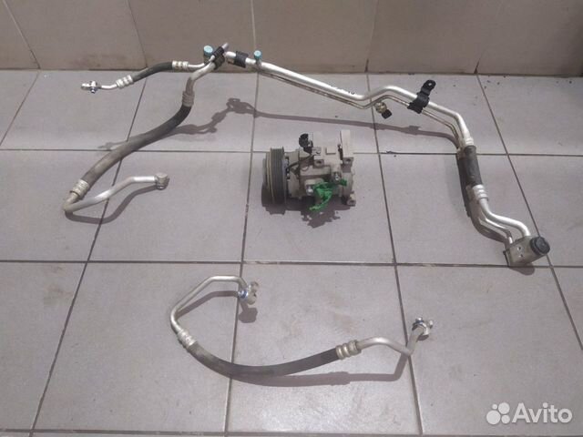 Компрессор. Трубки кондиционера. Киа Хендай