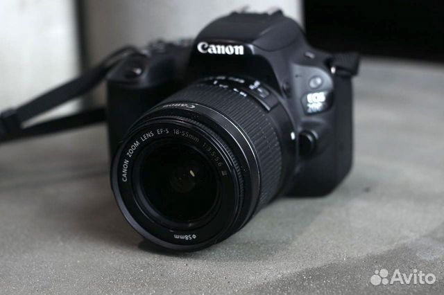 Фотоаппарат Canon 200D