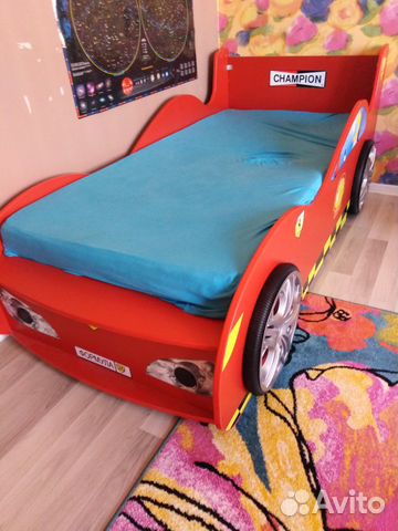 Детская кровать машинка с матрасом с матрасом