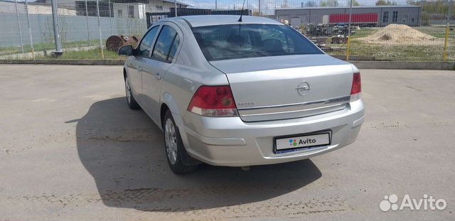 Opel Astra 1.8 AT, 2011, 81 500 км