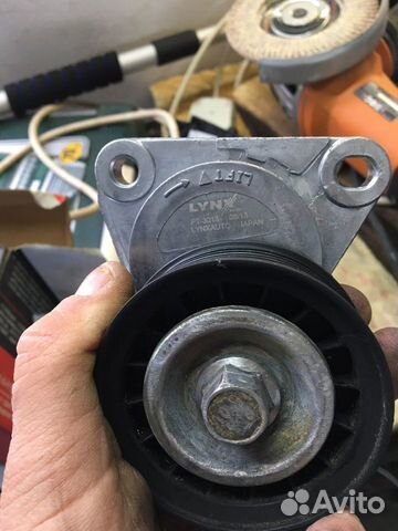 Ролик с натяжителем ford