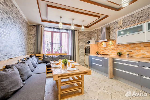 

4-к. квартира, 210 м², 2/5 эт.