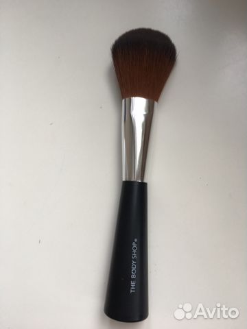 Кисть body shop для пудры + подарок Mary Kay Кисть body shop для пудры + подарок Mary Kay
