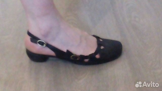 Босоножки кожаные