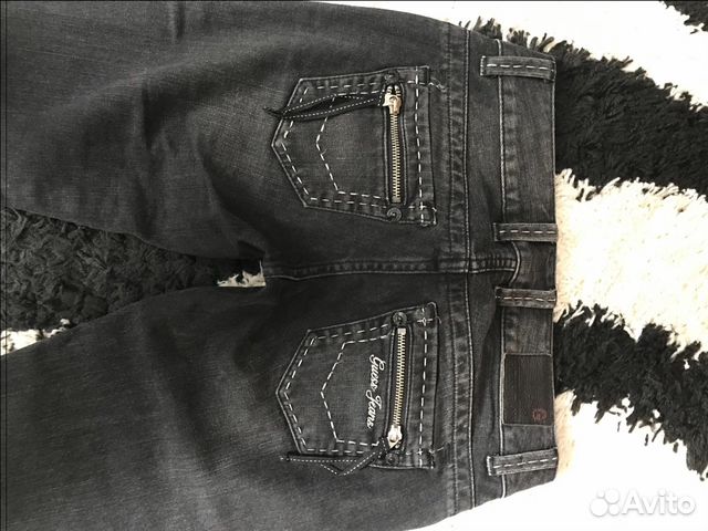 Продаются женские джинсы Guess