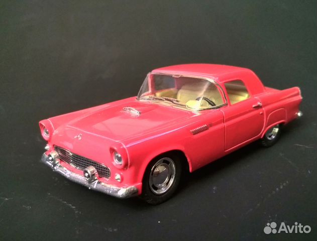 Chevy Nomad 1955, Ford Thuderbird 1955 Kinsmart