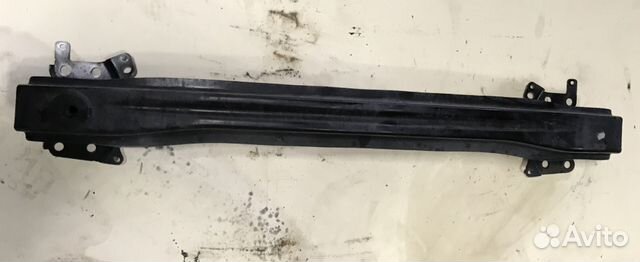 Усилитель переднего бампера VW Caddy Touran 2007