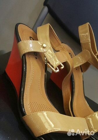 Босоножки на каблуке Centro новые