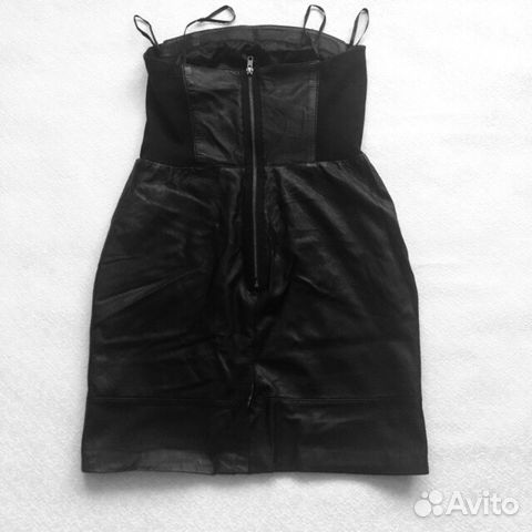 Платья вечерние