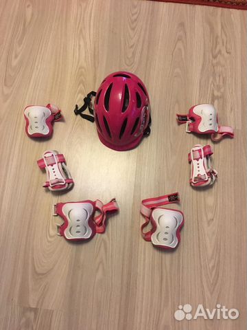 Шлем, наколенники и нарукавники для девочки Шлем, наколенники и нарукавники для девочки