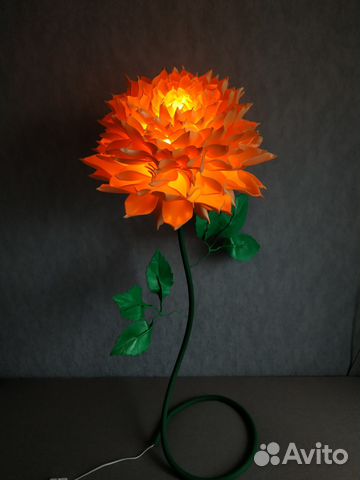 Большие цветы и светильники из изолона