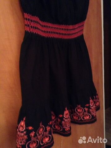 Продаю летнее платье с красивым орнаментом