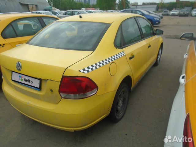 Volkswagen Polo 1.6 МТ, 2015, битый, 100 000 км