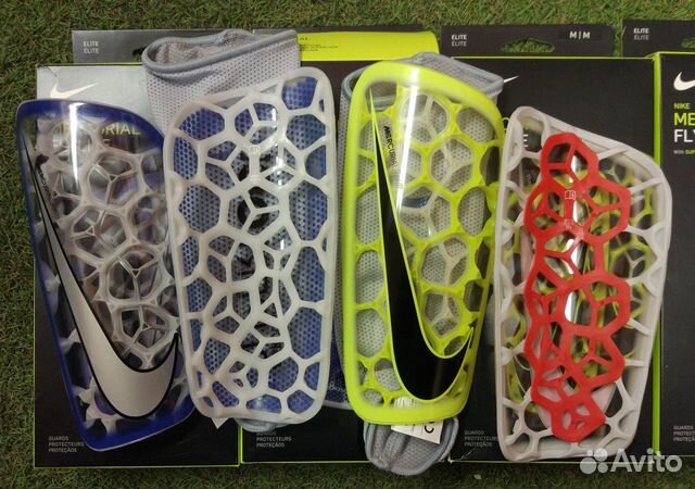 Новые футбольные щитки Nike Elite