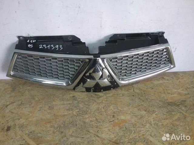 Решетка радиатора Mitsubishi Pajero Sport 2 Решетка радиатора Mitsubishi Pajero Sport 2