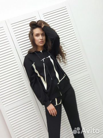Новый спортивный костюм Новый спортивный костюм