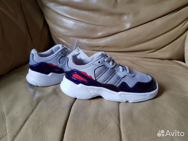 Кроссовки Adidas Yung новые детские 26 и 27 р Кроссовки Adidas Yung новые детские 26 и 27 р