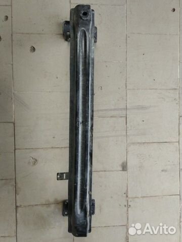 Фольксваген Поло усилитель переднего бампера