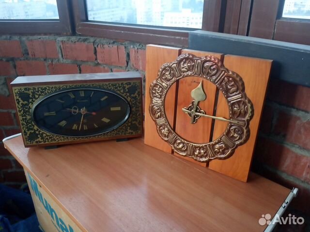 Часы настольные и настенные СССР