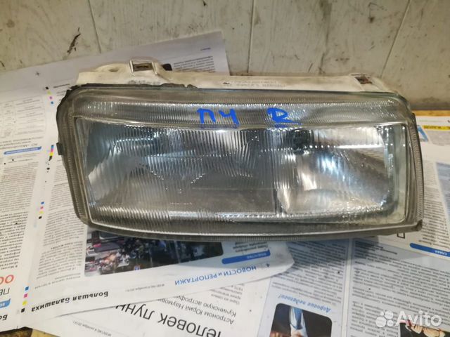 Передняя правая фара Passat B4 Передняя правая фара Passat B4