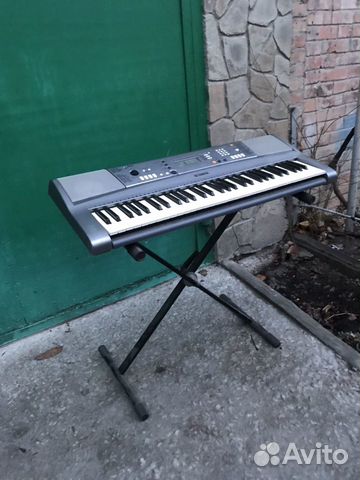 Продам синтезатор Yamaha PSR R-300 Продам синтезатор Yamaha PSR R-300