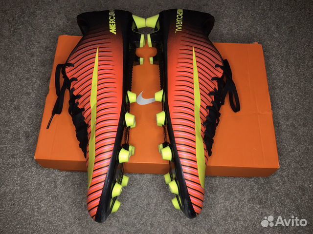 Бутсы Nike Mercurial (Футбольные бутсы) Бутсы Nike Mercurial (Футбольные бутсы)