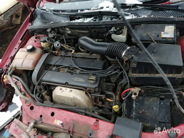 Запчасти б/у на Ford Focus седан 2.0 16V zetec EDD Запчасти б/у на Ford Focus седан 2.0 16V zetec EDD