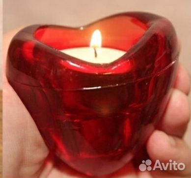 Стеклянные колба и подсвечник