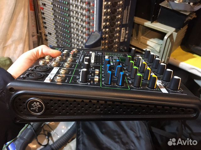 Микшерный пульт Mackie profx4v2