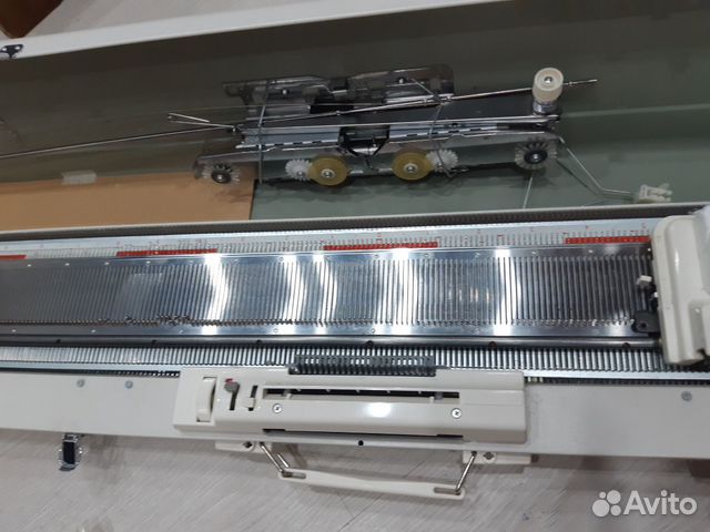 Двухфантурная вязальная машина Silver Reed 280/260 Двухфантурная вязальная машина Silver Reed 280/260