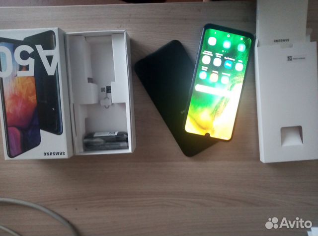 SAMSUNG Galaxy A50