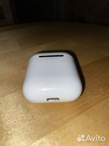 Airpods 1 (левый наушник и чехол)