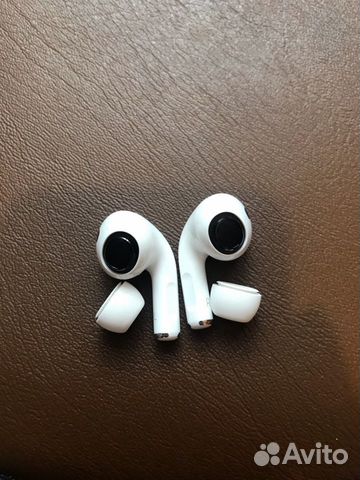 Наушники Airpods (левый и правый) Наушники Airpods (левый и правый)