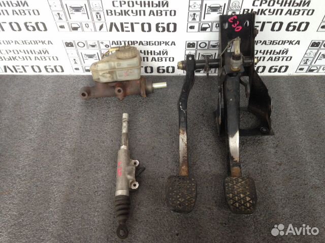 Блок педалей BMW E30