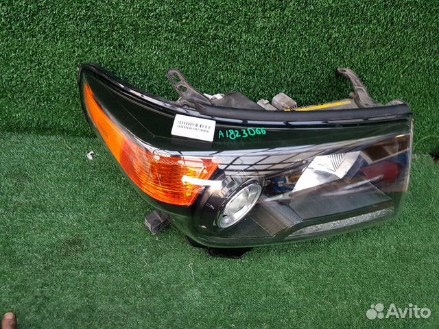 Фара правая Toyota Land Cruiser 200 Brownstone (12