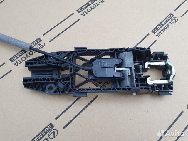 Кронштейн ручки двери передний левый Volkswagen