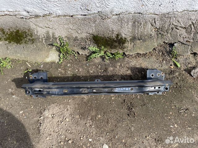 Усилитель переднего бампера Volkswagen Touareg