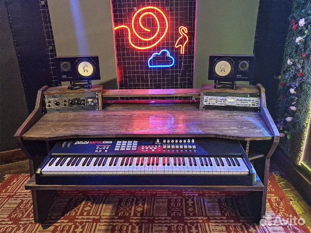 Стол звукорежиссёра