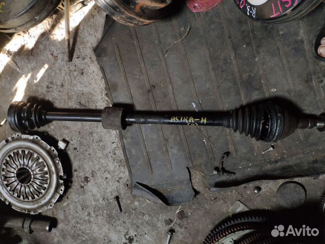 Правый привод Opel Astra H 1.8