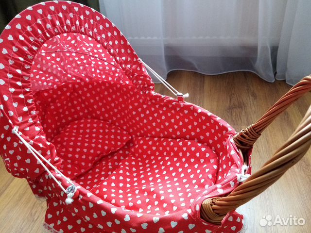 Плетёная коляска для кукол Плетёная коляска для кукол