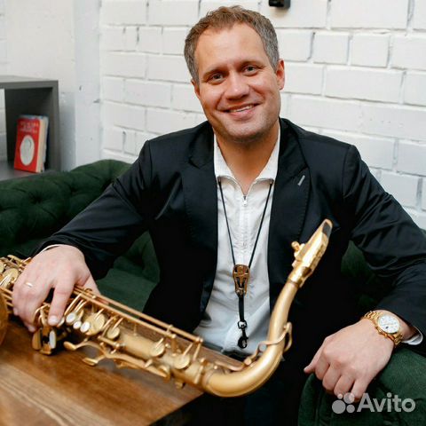 Саксофонист на праздник. Саксофон в подарок